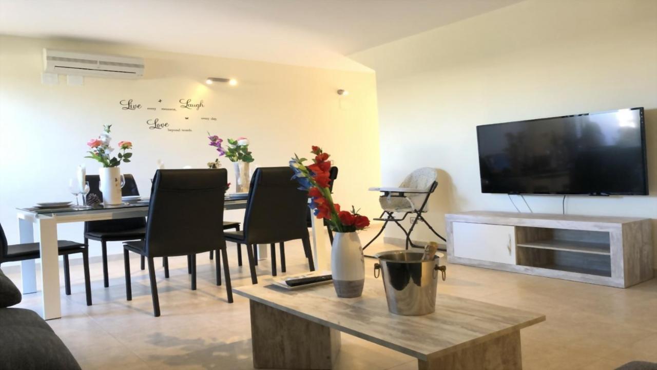 Impresionante Alojamiento Compuesto Por 2 Chalets Adosados De Lujo Para 14 Personas Piscina Con Circuito Spa San Jorge  Luaran gambar
